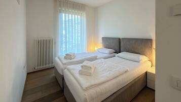 2 間睡房、熨斗/熨衫板、可攜式嬰兒床、免費 Wi-Fi