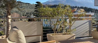 Apartment with a beautiful terrace