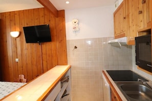 Fridge, microwave, dishwasher