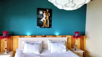 Hypo-allergenic bedding, bed sheets