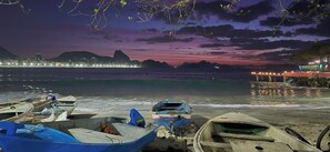 Aan het strand, wit zand