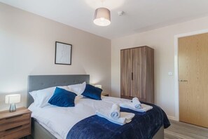 2 bedrooms, iron/ironing board, WiFi, bed sheets