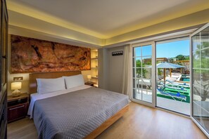 4 chambres, bureau, chambres insonorisées, fer et planche à repasser