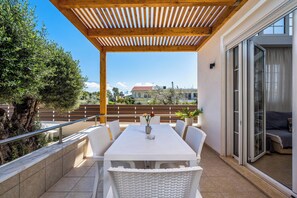 Outdoor dining - Afantou Golf Luxury Villa (Afantou)