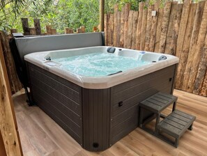Outdoor spa tub - T3 Avec Spa, Hyper Centre, Port (Porto-Vecchio)