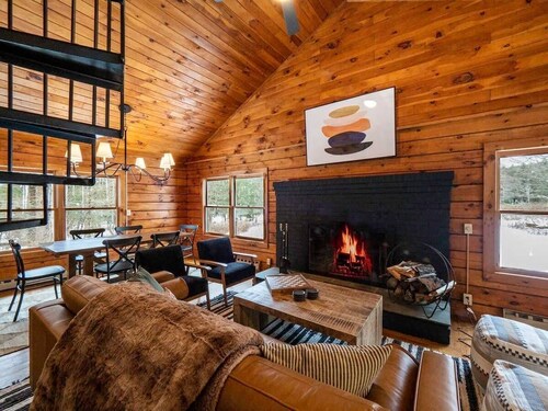 Quiet Cabin On Over 12 Acres Of Woods!