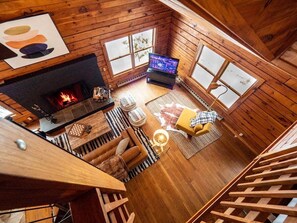 TV, fireplace, offices - Quiet Cabin On Over 12 Acres Of Woods! (Becket)