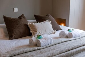 2 chambres, fer et planche à repasser, Wi-Fi, draps fournis