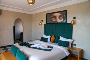 Junior Suite, 1 King Bed, Private Bathroom, Garden View | 1 bedroom, in-room safe, free WiFi