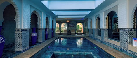 Couples treatment rooms, hot tub, steam room, Turkish bath
