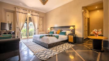 Junior Suite, 1 King Bed, Private Bathroom, Garden View | 1 bedroom, in-room safe, free WiFi