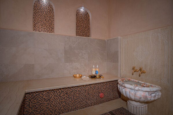 Behandlingsrum til par, boblebad, dampbad, tyrkisk bad/hammam