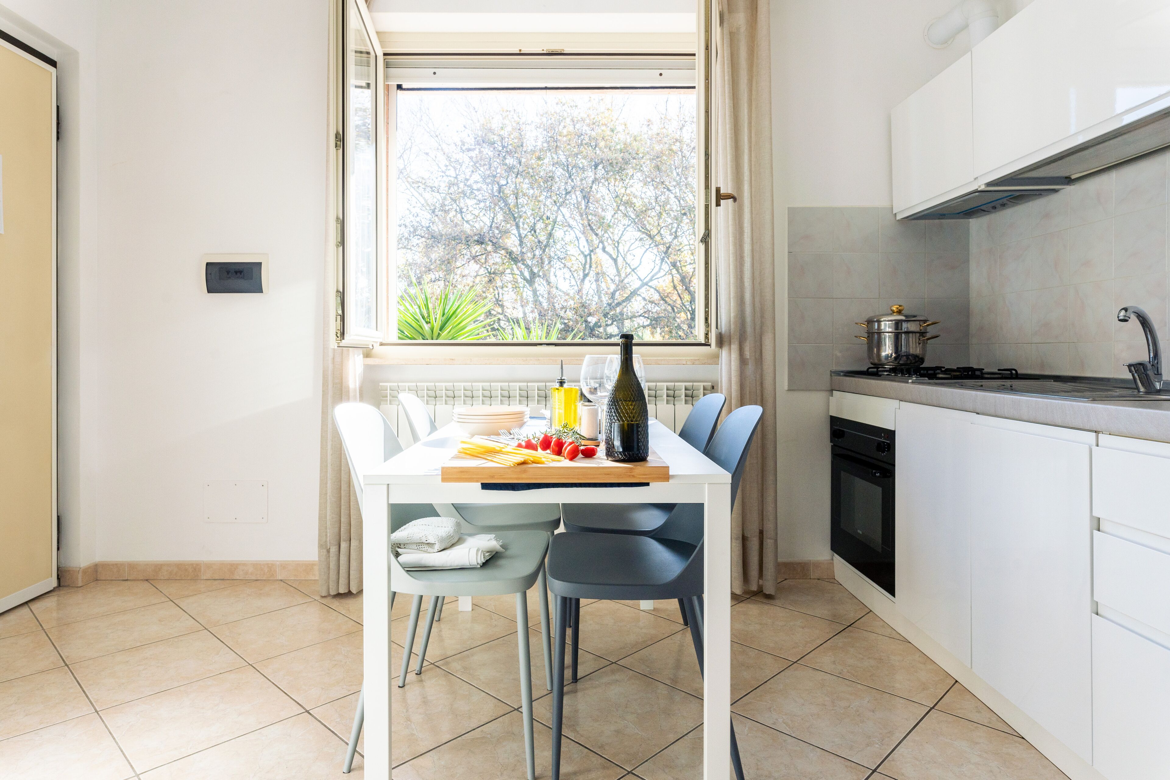 Seggiolone, pentole/stoviglie/utensili