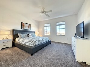 5 habitaciones, tabla de planchar con plancha, wifi y ropa de cama 