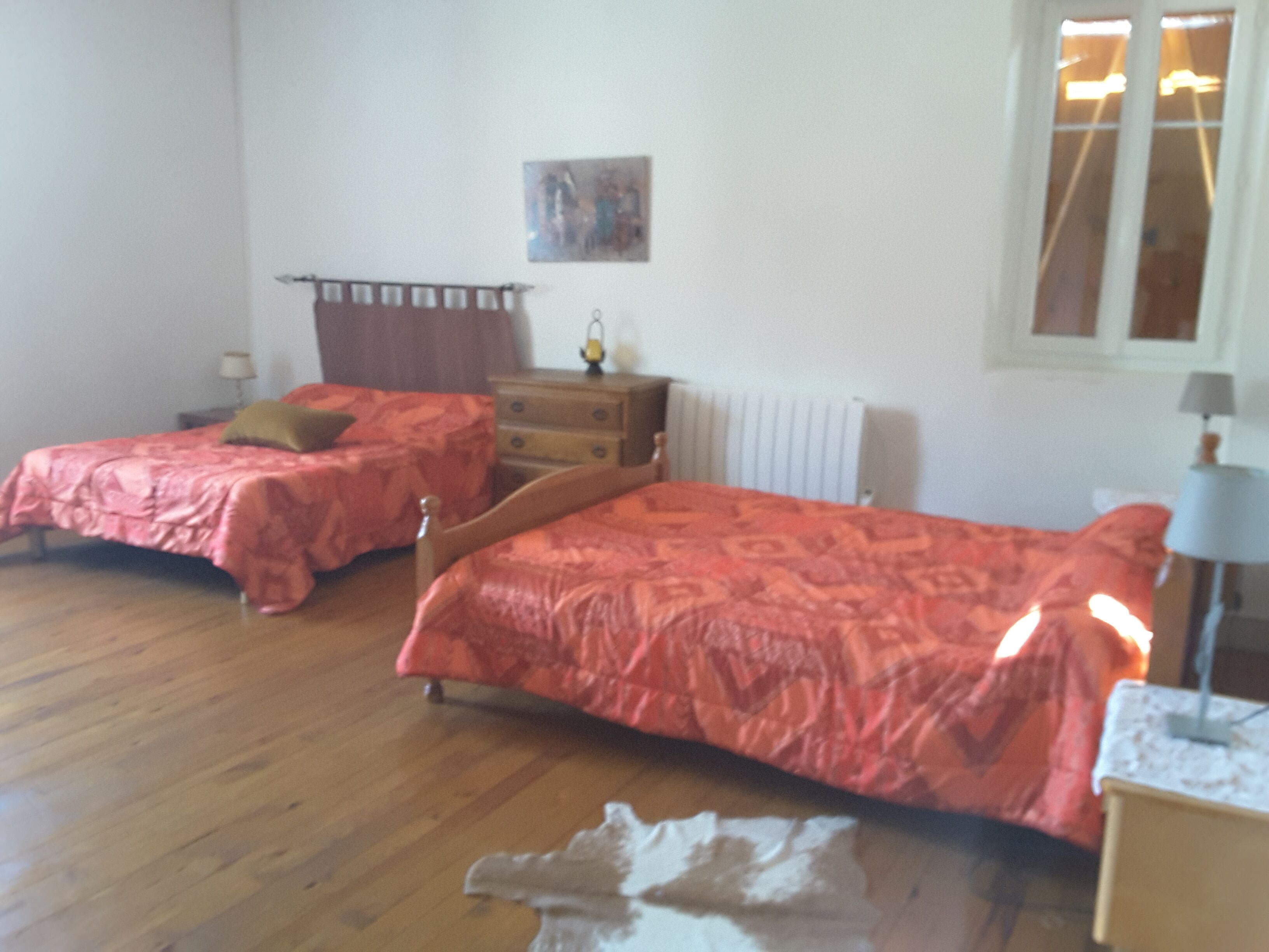 3 slaapkamers, een kluis op de kamer, een bureau