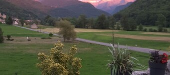 Emplacement Unique Offrant un Magnifique Panorama Face à la Chaîne Pyrénéenne