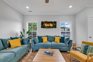 Living area - Banana Villa,Waterfront,Golf Cart,Kayak,New Home (North Myrtle Beach)