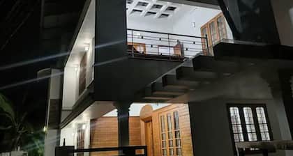 3BHK A/C Family Friendly homestay in Kadamakudy.