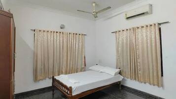 3 多间卧室、WiFi、床单