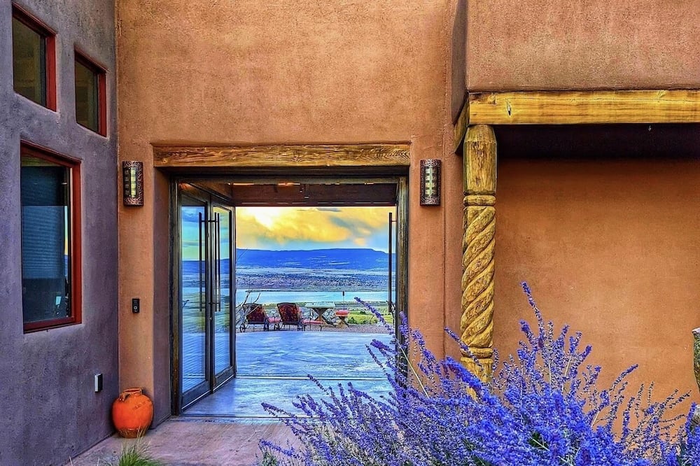 The Grand Hacienda Inn - Abiquiu, NM