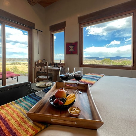 1 habitación, sábanas de algodón egipcio y ropa de cama de alta calidad . The Grand Hacienda Inn