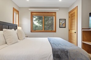 2 多间卧室、熨斗/熨衣板、WiFi、床单