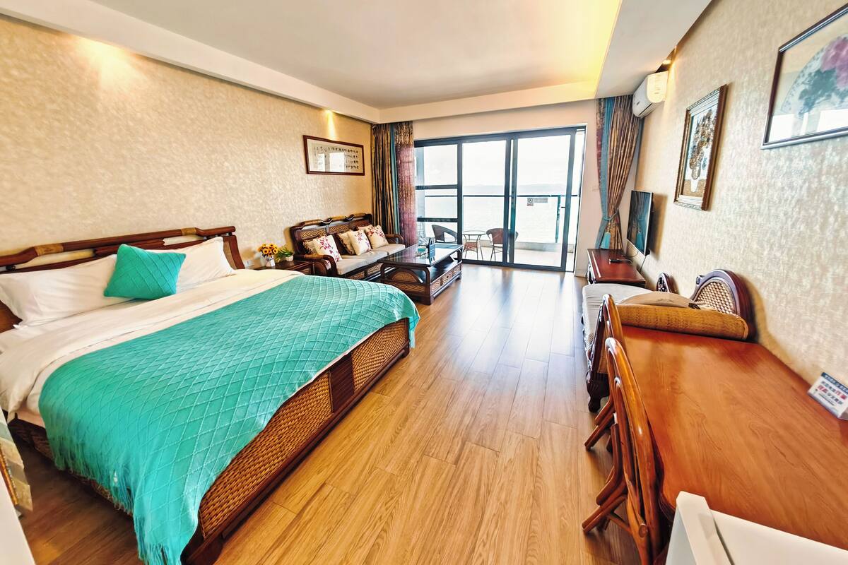 Apartemen Elite, 1 Tempat Tidur Queen, pemandangan laut | Seprai premium, selimut bulu angsa, busa memori, dan Wi-Fi gratis