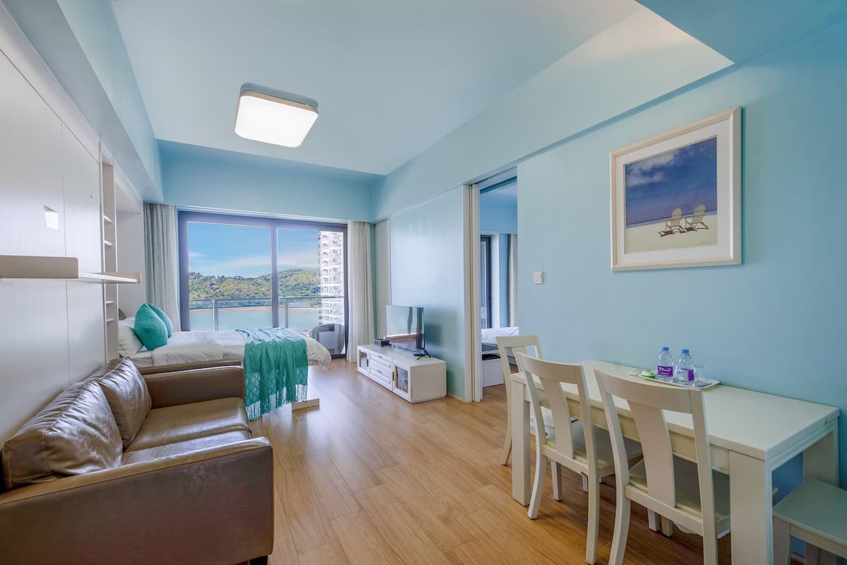 Apartemen Superior, 2 Tempat Tidur Queen, pemandangan laut | Seprai premium, selimut bulu angsa, busa memori, dan Wi-Fi gratis