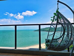 Superior-Apartment, 2 Queen-Betten, Meerblick | Blick vom Balkon
