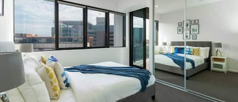 1 habitación, tabla de planchar con plancha, wifi y ropa de cama
