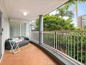 Property grounds - Russells Place Central 2 bedroom apt w Carpark (South Brisbane)