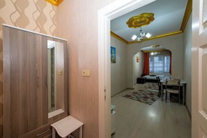 Apart Daire | Living area | 87-cm flat-screen TV with satellite channels, TV - Hotel la Vitrine (Istanbul)