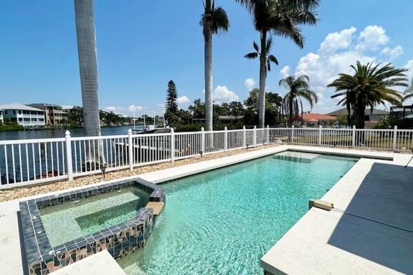 Alberca al aire libre 