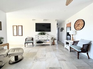 Smart TV, DVD player, stereo