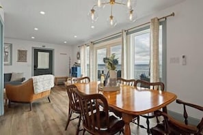 Interior - Private Lakeside Cottage w/ Sauna (Aurora)