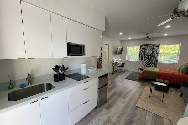 Studio Tradition | Cuisine privée | Micro-ondes, plaque de cuisson, cafetière/bouilloire, grille-pain