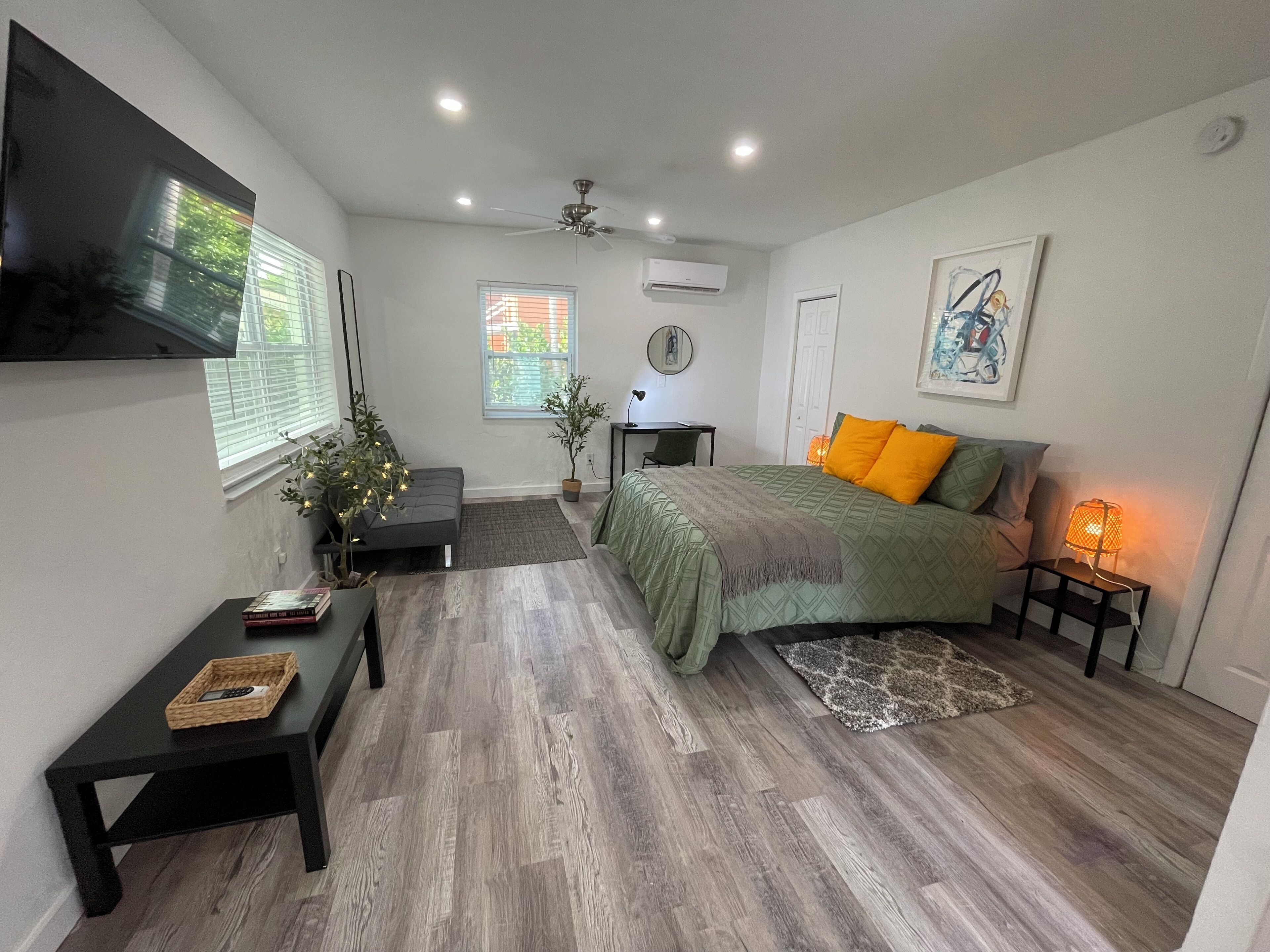 Superior Studio | Free WiFi