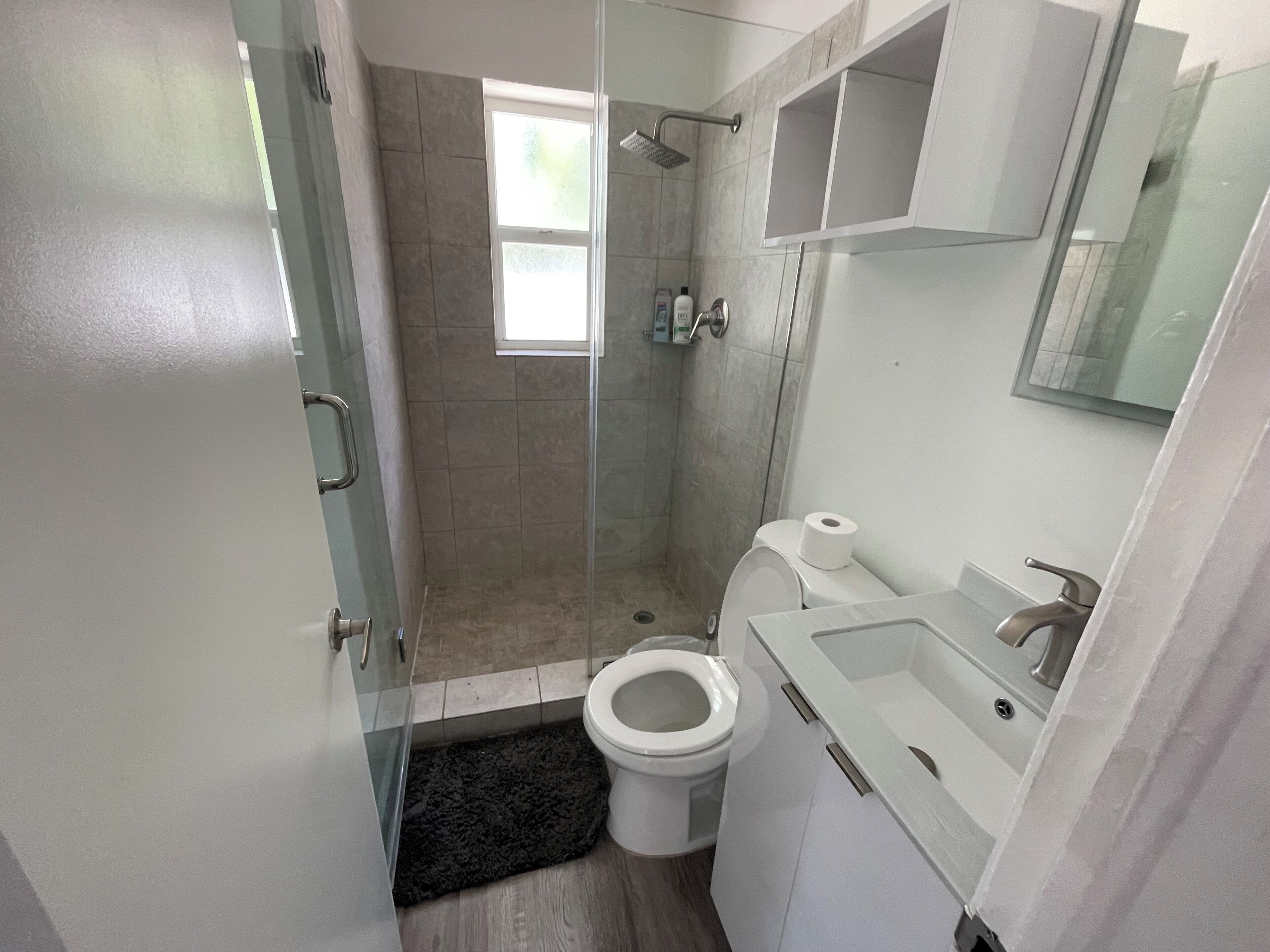 Traditional Studio | Bathroom | Hair dryer, towels, soap, shampoo