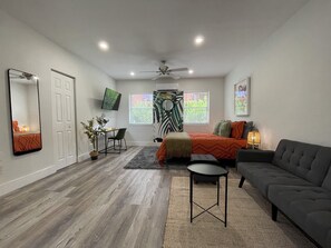 Traditional Studio | Free WiFi