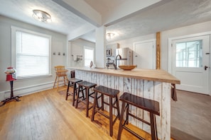 Interior - Historical Magnesia Springs Home, Near Kayaking! (Cambridge Springs)