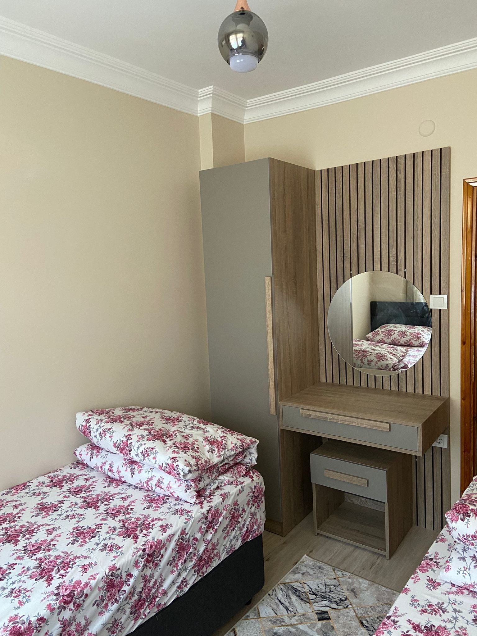 comfort apartment | hypo-allergenic bedding, desk, laptop workspace, blackout curtains