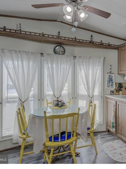 Near it all OC beaches,Assateague island.Family-friendly white horse park