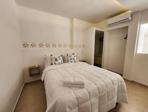 5 Schlafzimmer, Bügeleisen/Bügelbrett, kostenloses WLAN, Bettwäsche