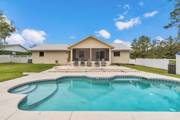 Outdoor pool, a heated pool