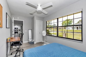 4 bedrooms, desk, iron/ironing board, free WiFi