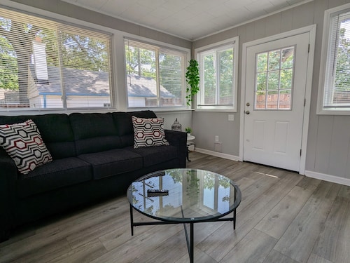 Downtown Royal Oak & Ferndale 3bd w/ King Master