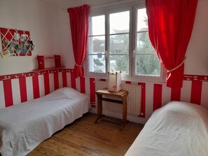 6 bedrooms, iron/ironing board, travel crib, free WiFi