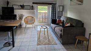 Unclassified image, 3 of 11, button - Studio "nid Cosy" Avec Piscine Chauffée (Bonnemain)