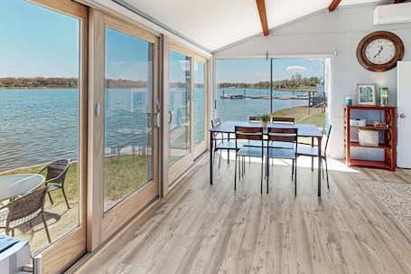 Dining. Historic charmer on the water with a firepit, kayaks, bikes, & firepit