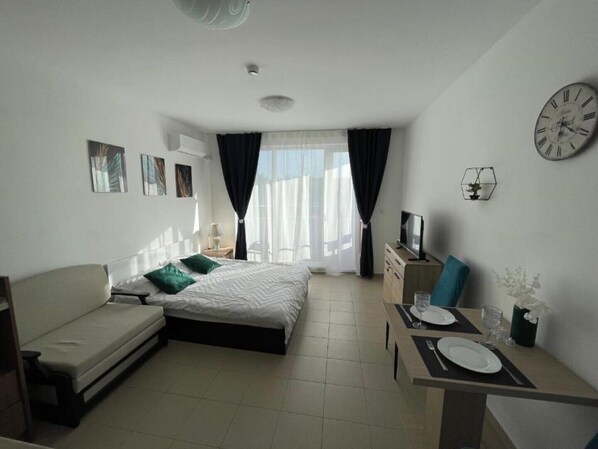 1 bedroom, iron/ironing board, WiFi, bed sheets